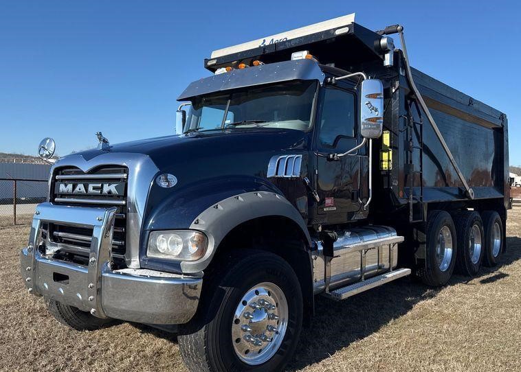 2019 Mack GR64F